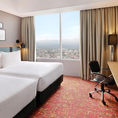Mercure Bandung Nexa Supratman Esterno foto