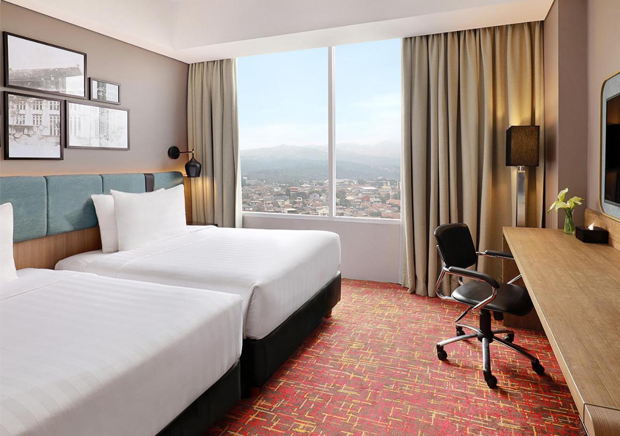 Mercure Bandung Nexa Supratman Esterno foto