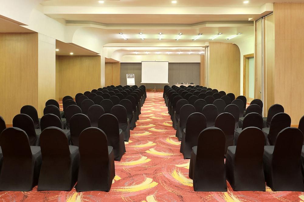 Mercure Bandung Nexa Supratman Esterno foto